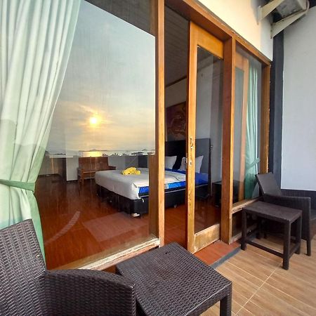 Dc Hotel & Hostel Labuan Bajo Kültér fotó