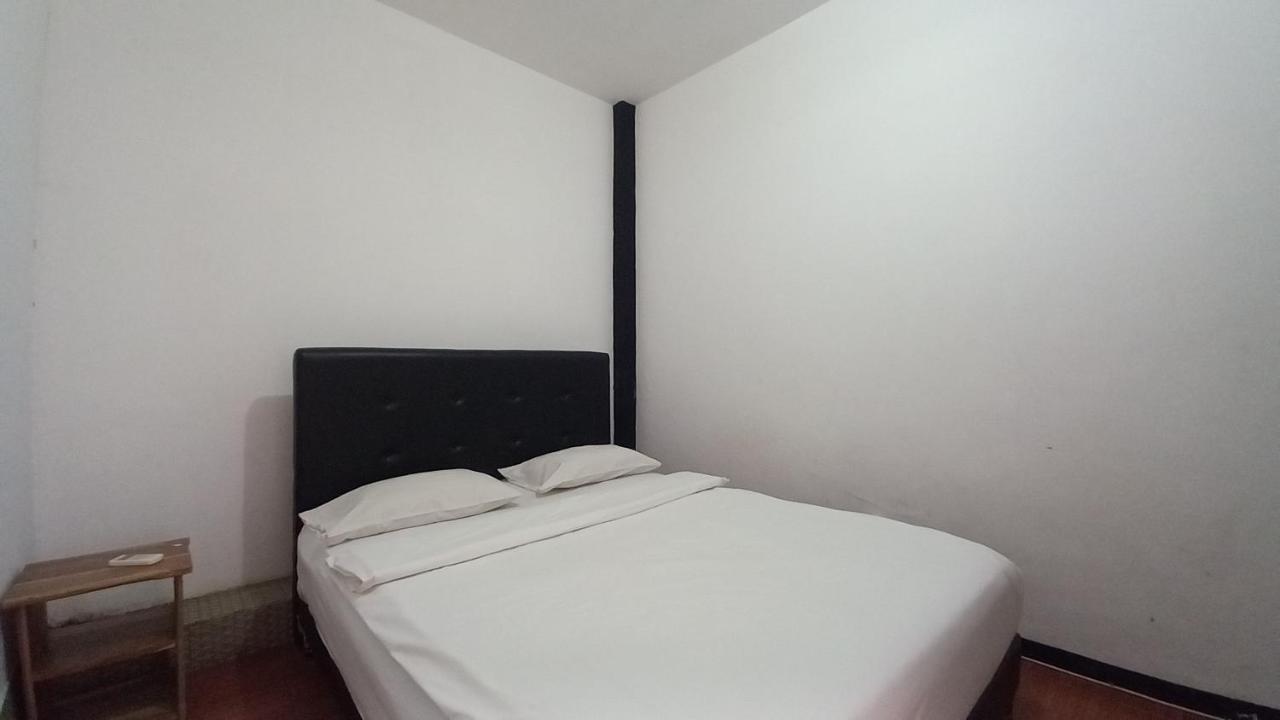 Dc Hotel & Hostel Labuan Bajo Kültér fotó