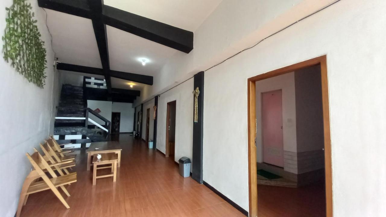 Dc Hotel & Hostel Labuan Bajo Kültér fotó