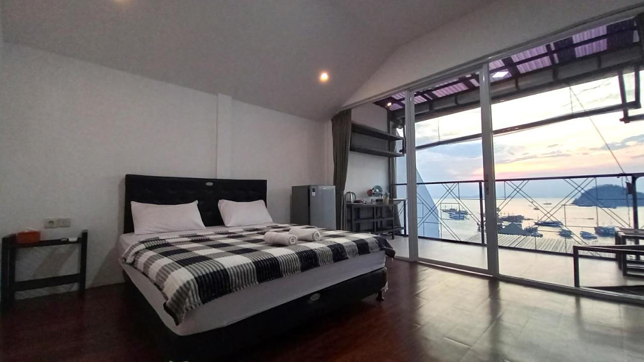 Dc Hotel & Hostel Labuan Bajo Kültér fotó
