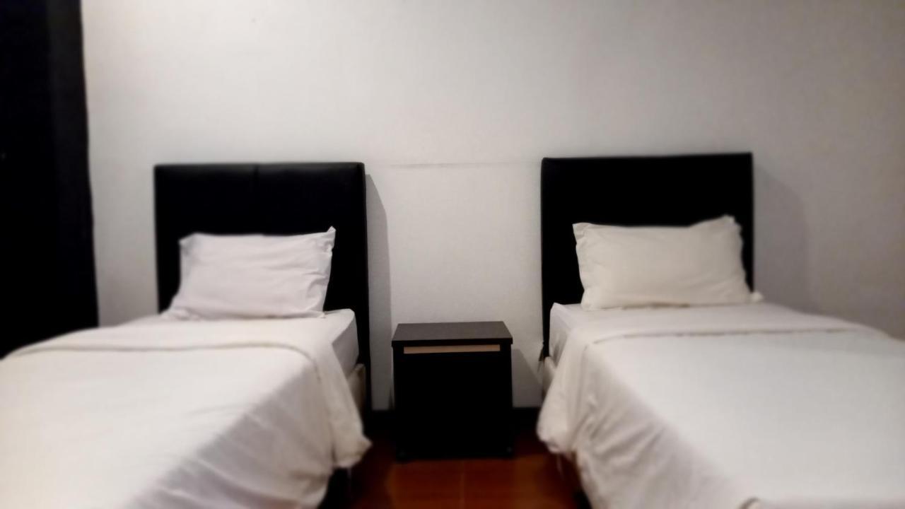 Dc Hotel & Hostel Labuan Bajo Kültér fotó