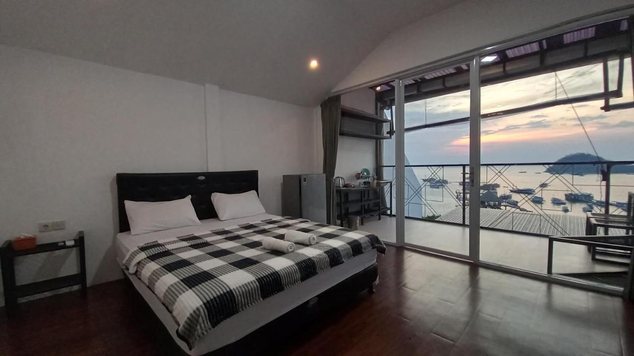 Dc Hotel & Hostel Labuan Bajo Kültér fotó