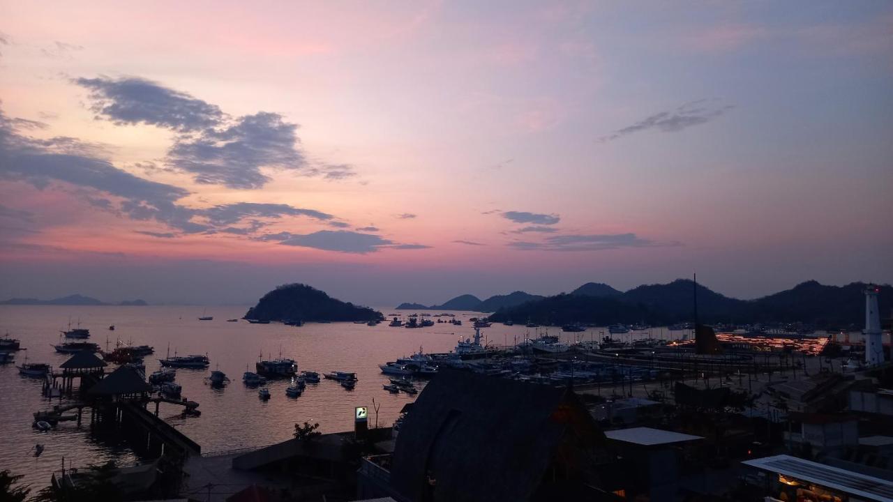 Dc Hotel & Hostel Labuan Bajo Kültér fotó