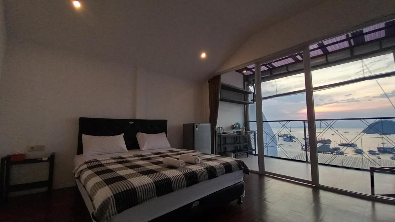 Dc Hotel & Hostel Labuan Bajo Kültér fotó