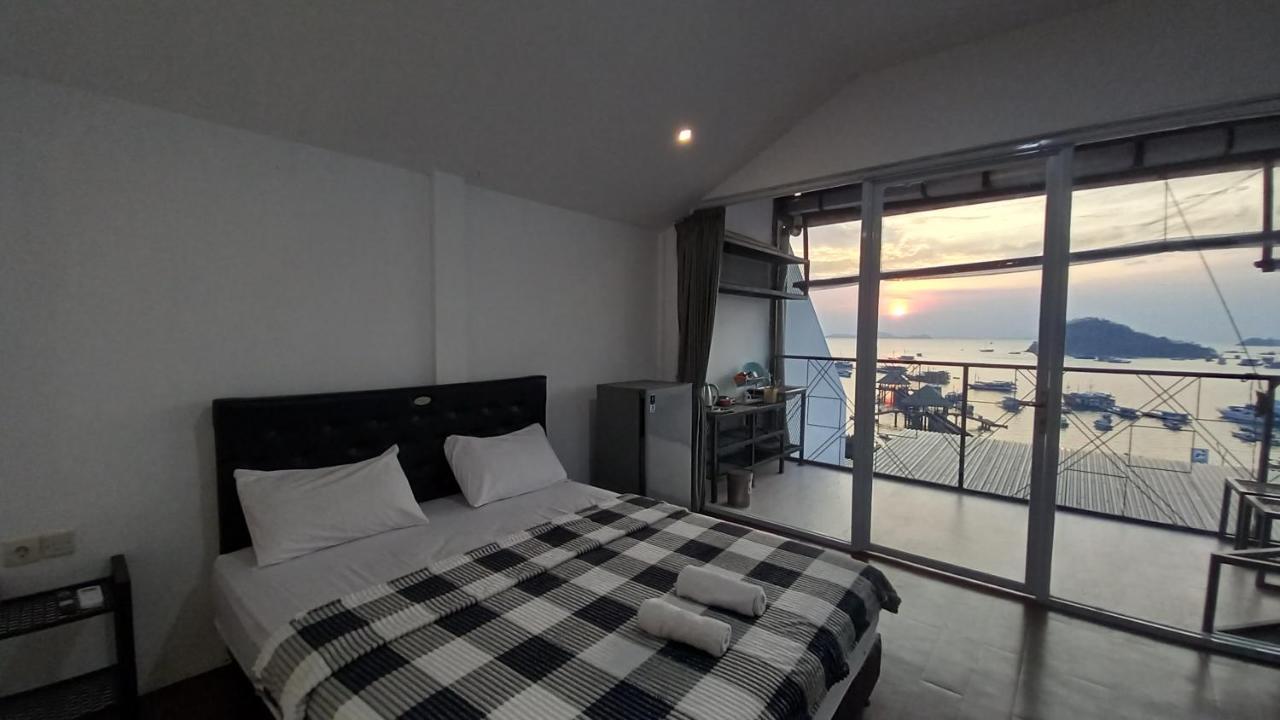 Dc Hotel & Hostel Labuan Bajo Kültér fotó