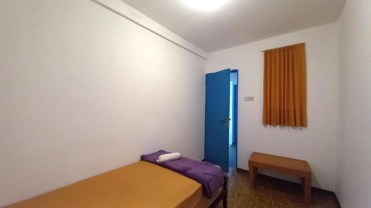 Dc Hotel & Hostel Labuan Bajo Kültér fotó