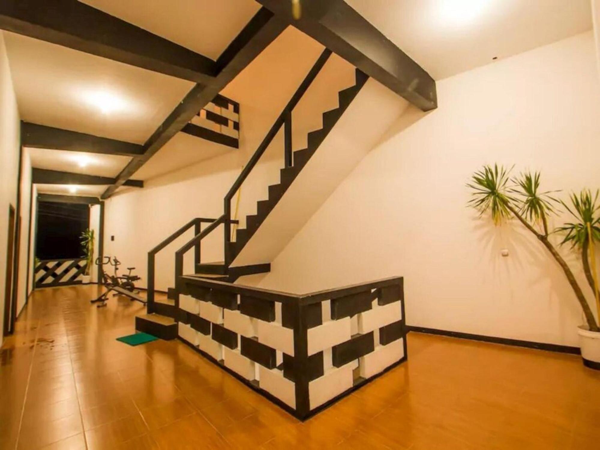 Dc Hotel & Hostel Labuan Bajo Kültér fotó