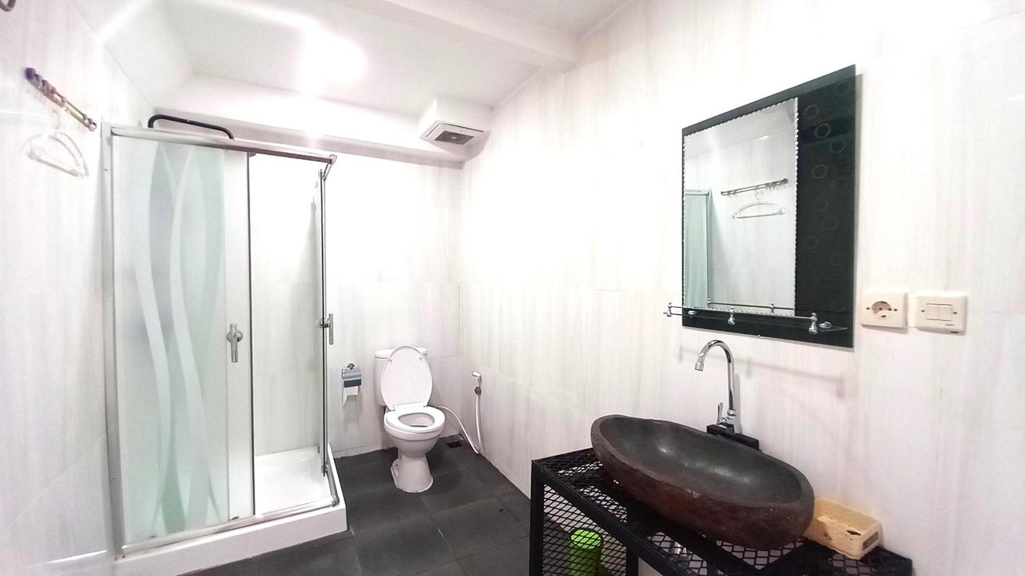 Dc Hotel & Hostel Labuan Bajo Kültér fotó