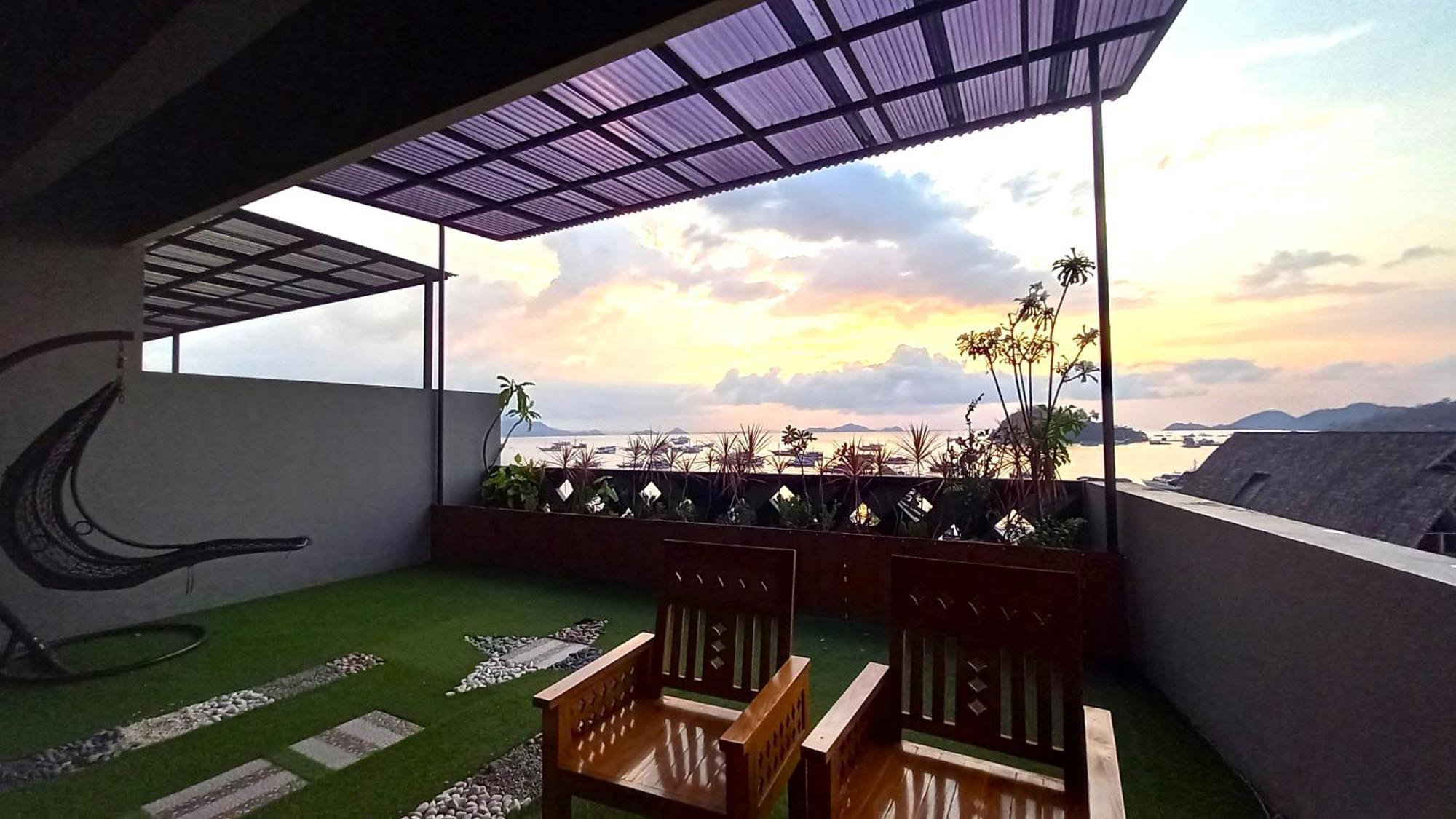 Dc Hotel & Hostel Labuan Bajo Kültér fotó