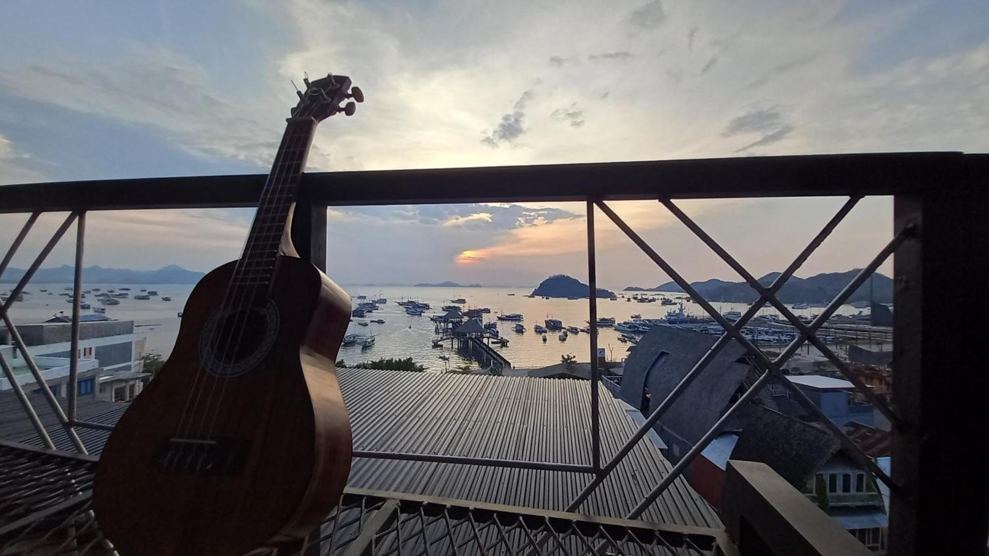 Dc Hotel & Hostel Labuan Bajo Kültér fotó