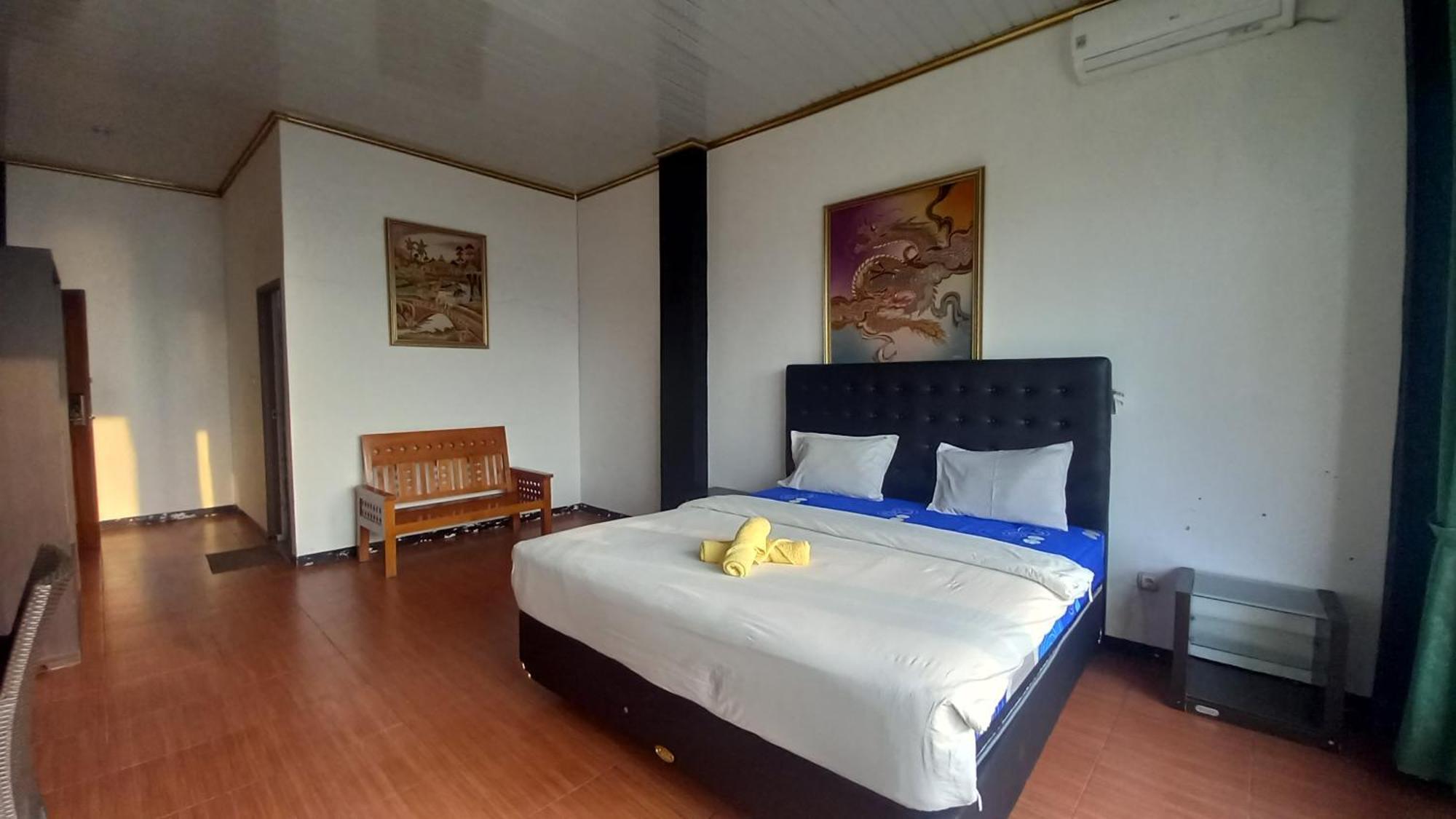 Dc Hotel & Hostel Labuan Bajo Kültér fotó