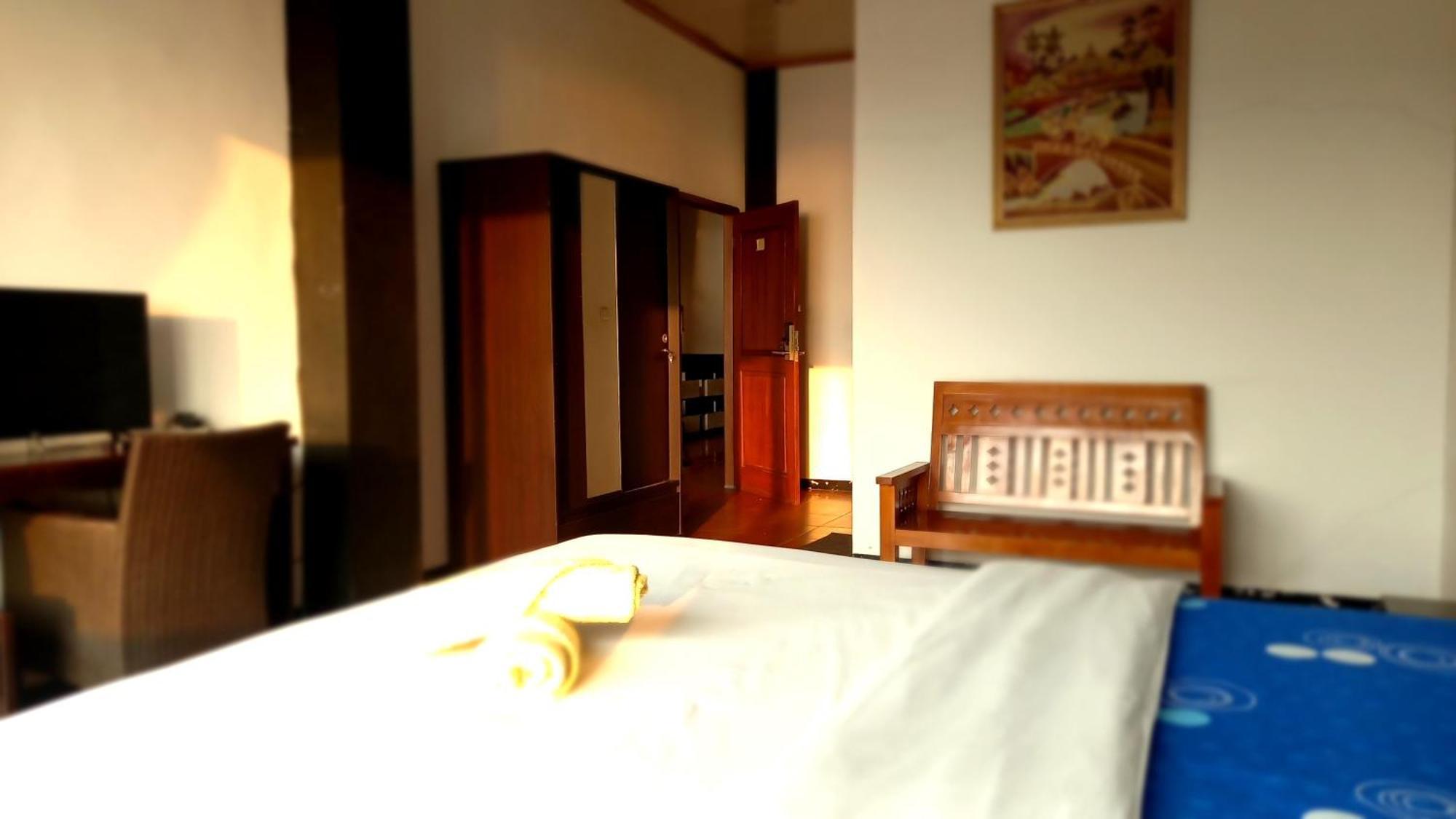 Dc Hotel & Hostel Labuan Bajo Kültér fotó